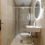 Holidaysbcn بيت شباب *