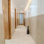 Holidaysbcn بيت شباب *