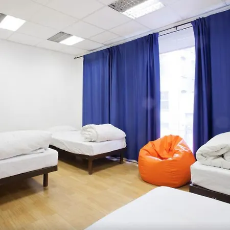Holidaysbcn Hostel *