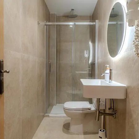 Holidaysbcn Hostel *