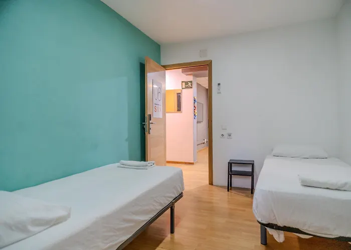 Holidaysbcn Hostel