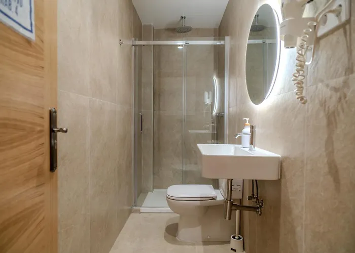 Holidaysbcn Hostel *