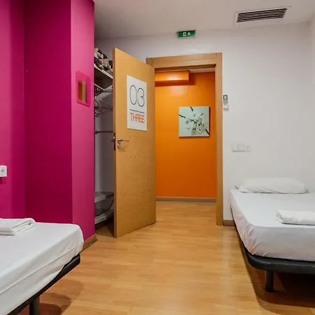 Hostel Holidaysbcn *