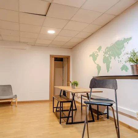 Holidaysbcn Hostel *